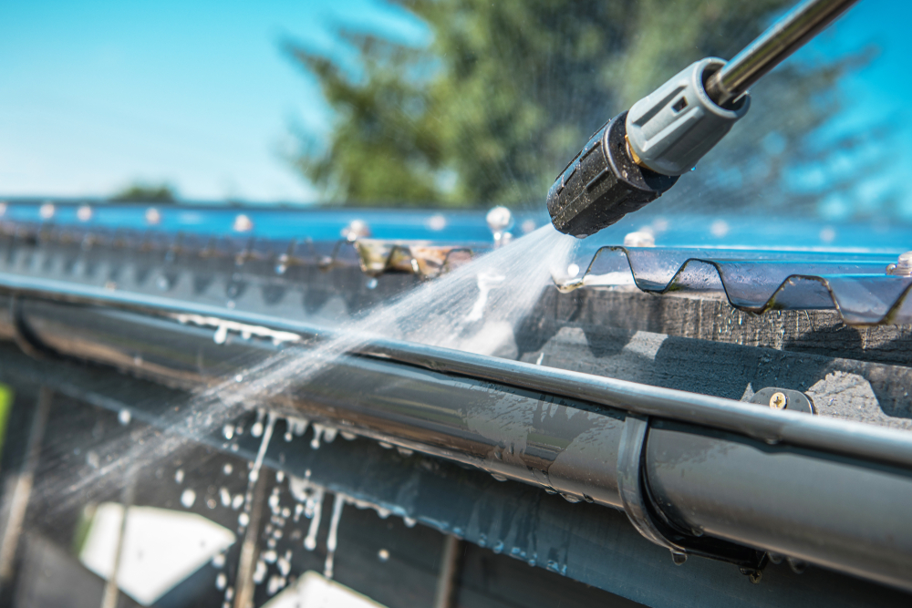 Why You Want to Hire a Professional Gutter Cleaning Services